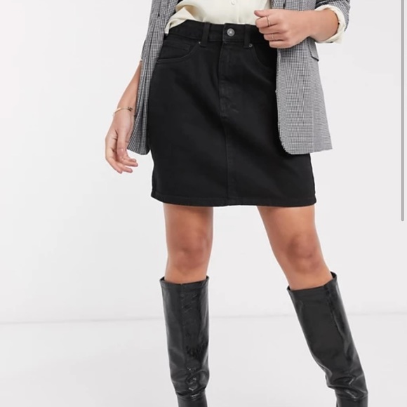 COPY - Veto Moda Mini Skirt - Picture 4 of 9